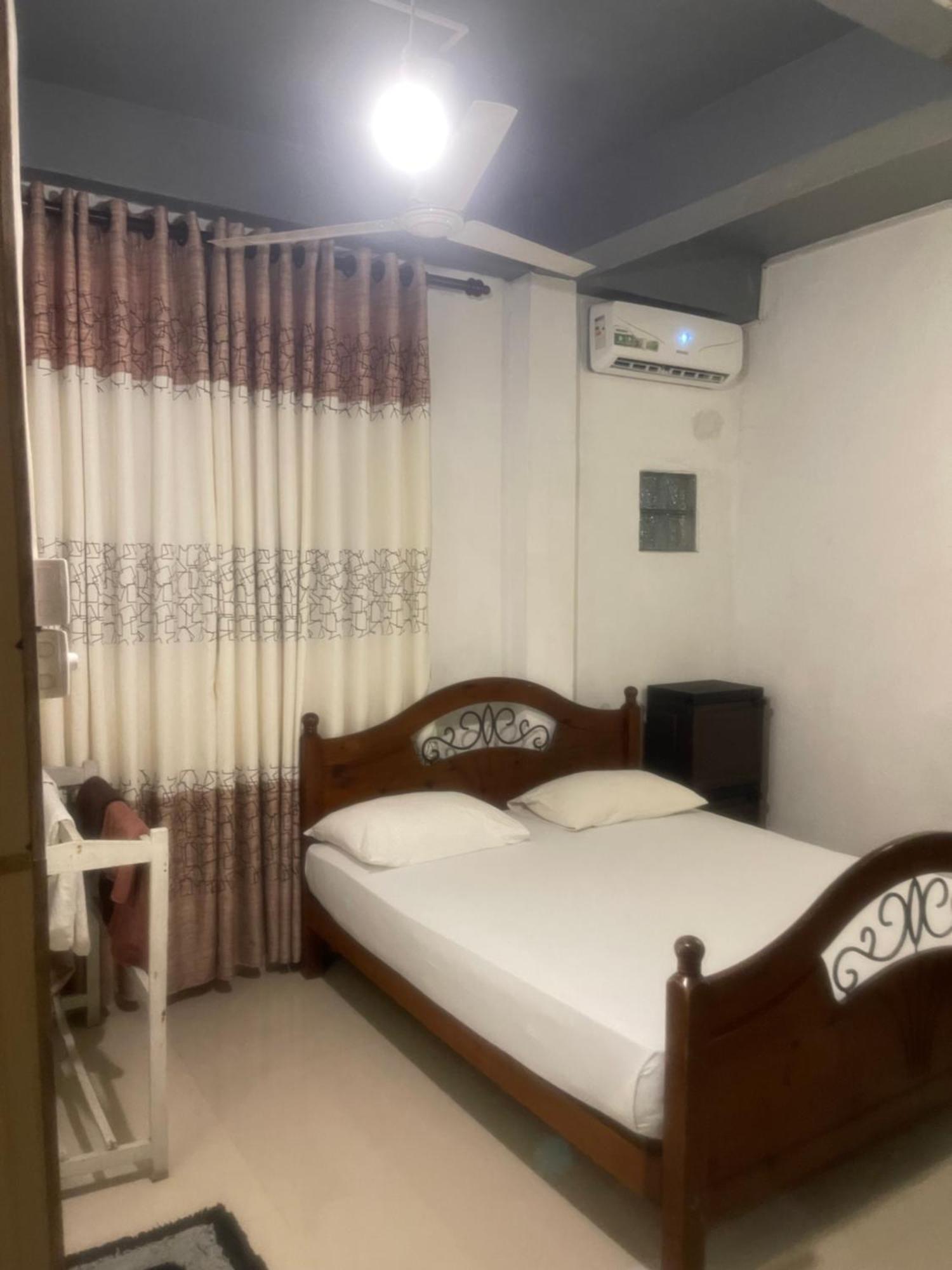 Holiday Inn Unawatuna Buitenkant foto